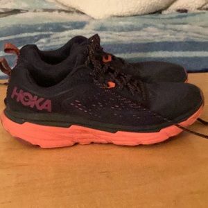 Hoka women's shoe size 10 in good condition I accept offers